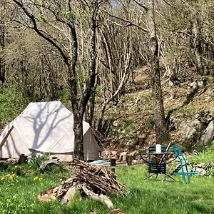 Grande Tente Tipi En Pleine Foret Tente de luxe Burzet
